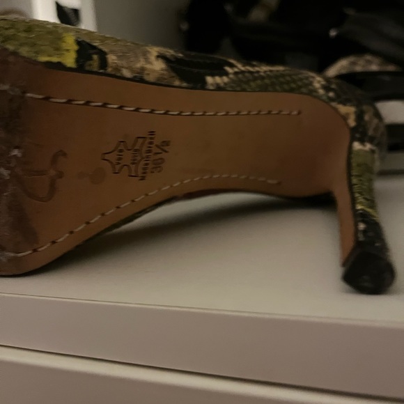 Snakeskin print pointy toe pumps by Alice & Olivia size 36.5 - Picture 4 of 4